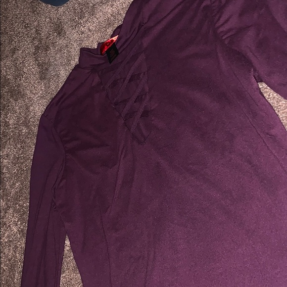 burgundy long sleeve - Picture 3 of 3